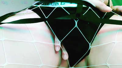 أحمر الشعر يشرح كيفية النفضة عن قضيبها ويظهر بوسها - الكلمات القذرة